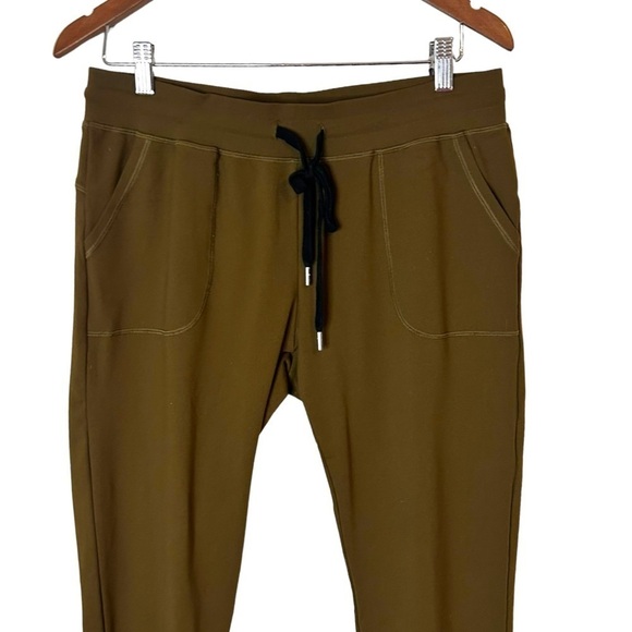 ZYIA Active Unwind Jogger- Olive Green - Picture 6 of 14